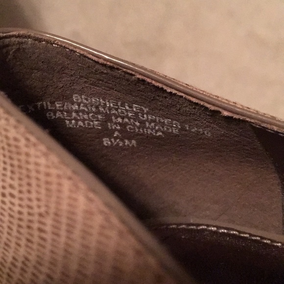 Bandalino taupe snakeskin pattern shoes - Picture 7 of 7